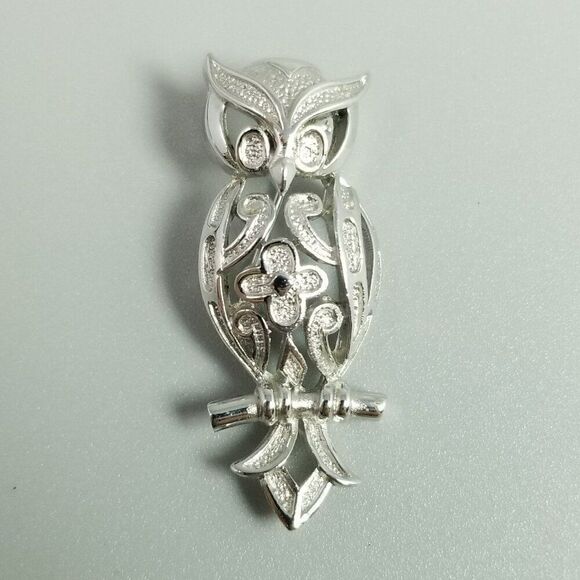 Vintage Crown Trifari Owl Bird Brooch, Signed Lapel Pin, Retro Estate - Picture 5 of 7